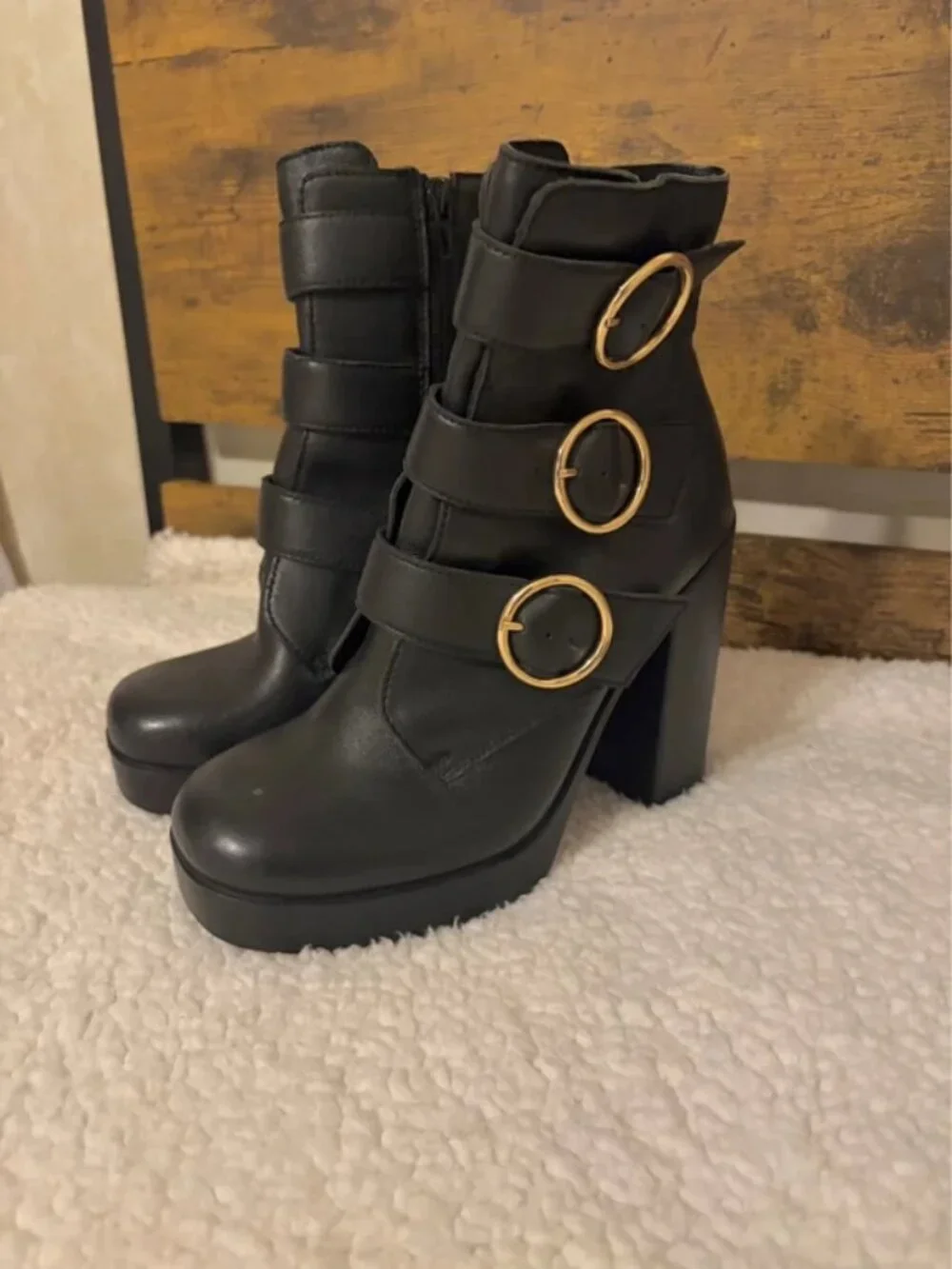 Black Steve Madden boots - Picture 4 of 4